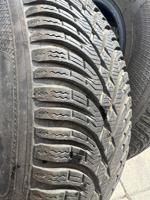 Sprzedam komplet 4 opon 195/65 R15