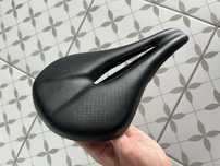 Siodło rowerowe szosowe carbon/karbon gravel 143mm power comp siodełko
