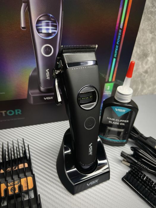 Машинка для стрижки VGR V-880C BLACK,11 насадок,LED|Док-Станція|