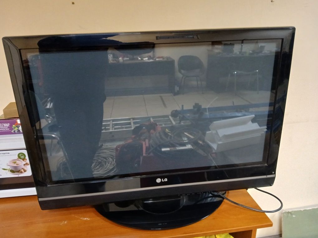 Телевизор LG 32PC51. На запчасти.