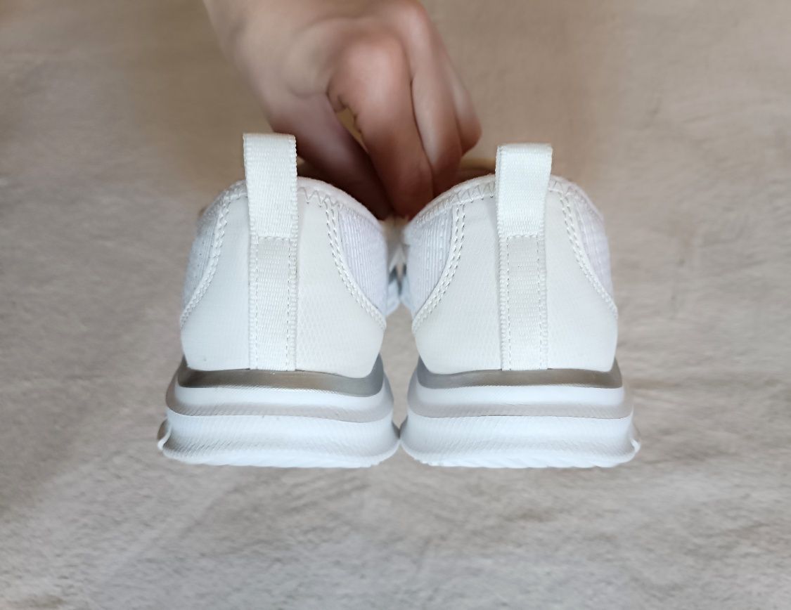 Skechers Memory Foam p.36-36,5 оригінальні кросівки сліпони жіночі