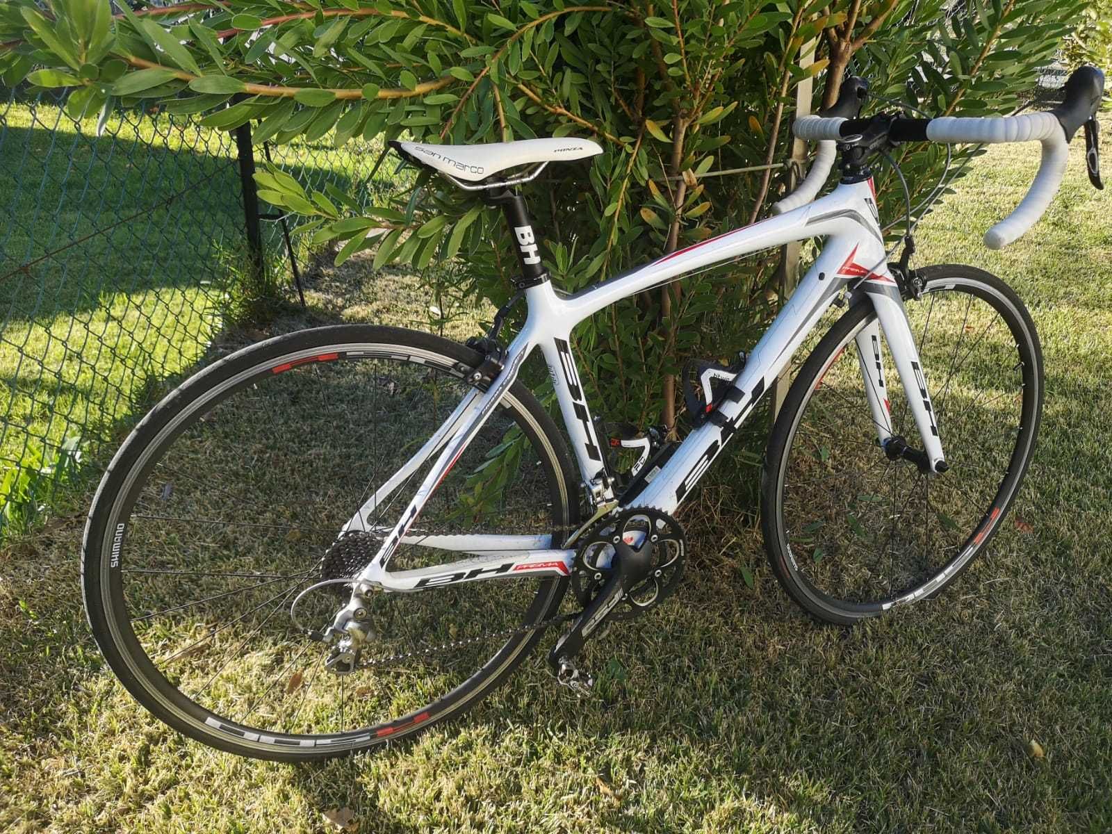Bicicleta de estrada de carbono