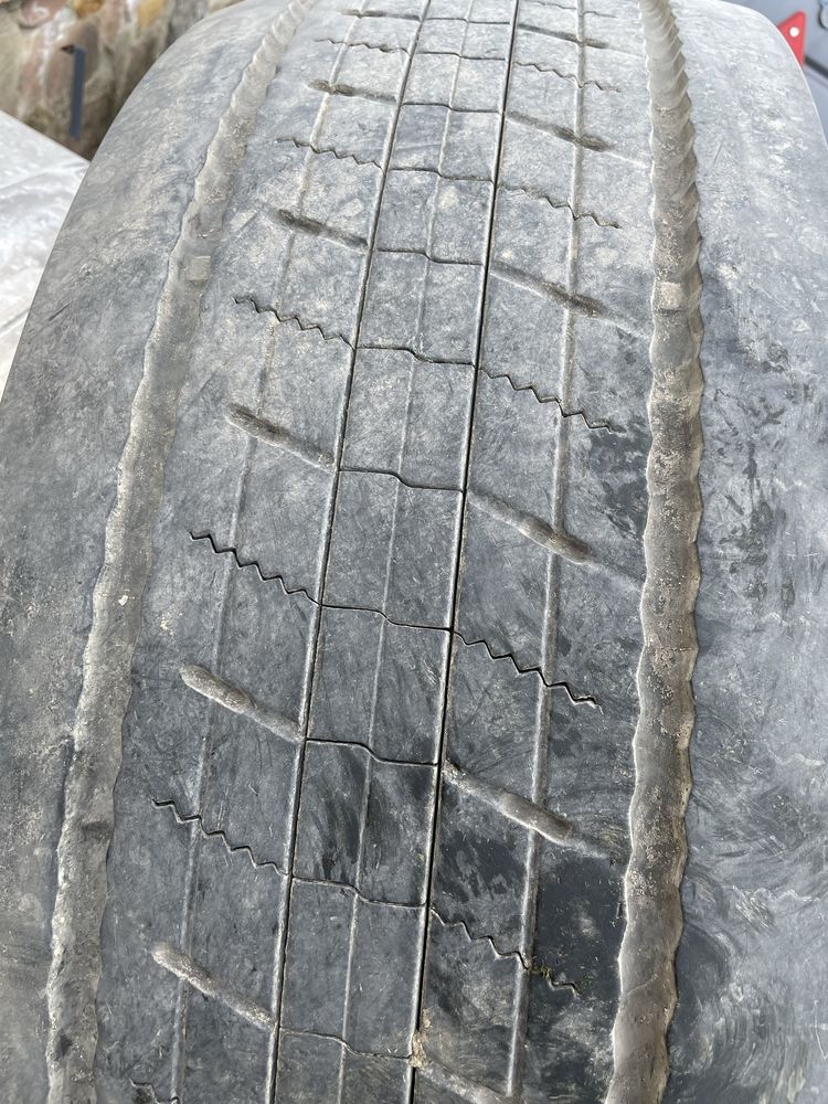 Шини BRIDGESTONE 315/70/22.5