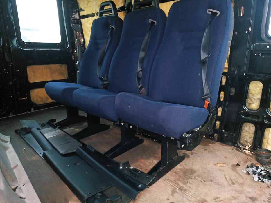 drugi rząd siedzeń 3 szt razem ława 3 siedzenia iveco daily 2008