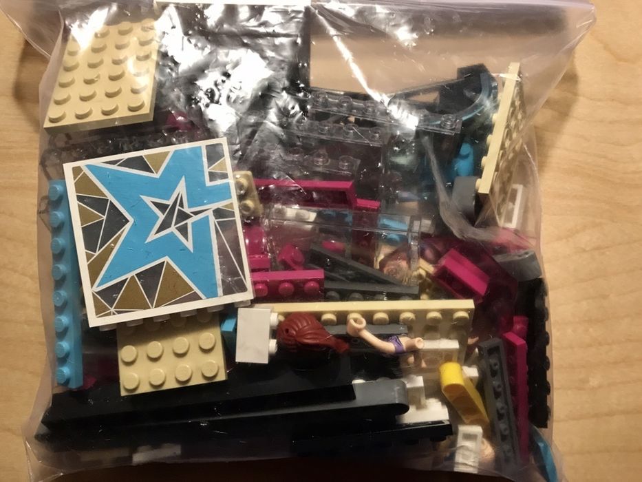 klocki Lego Friends Wóz koncertowy gwiazdy pop 41106