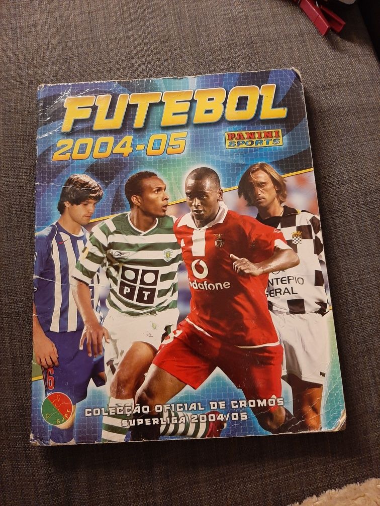 Caderneta de futebol 2004-05 completa