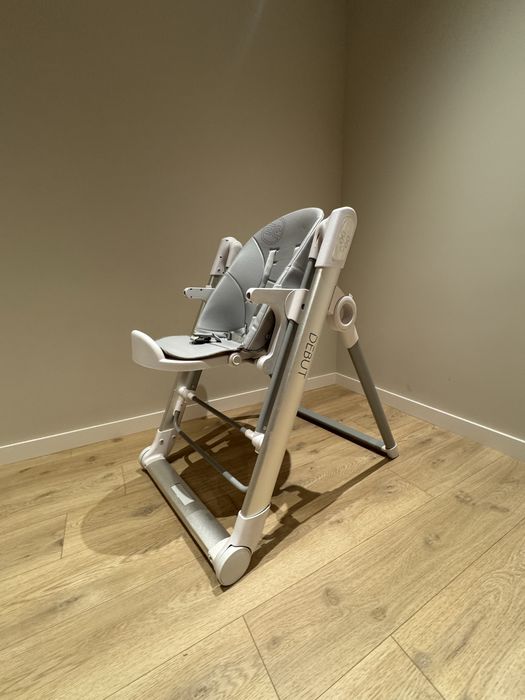 Продам стільчик carello debut