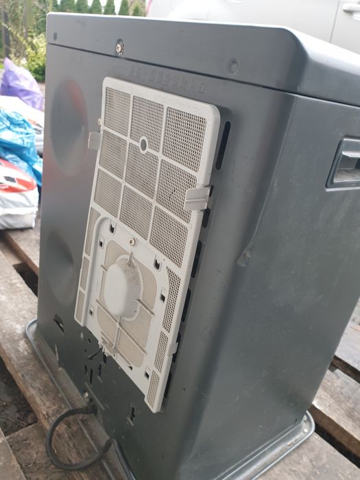 Piecyk na naftę z elektronicznym wyświetlaczem