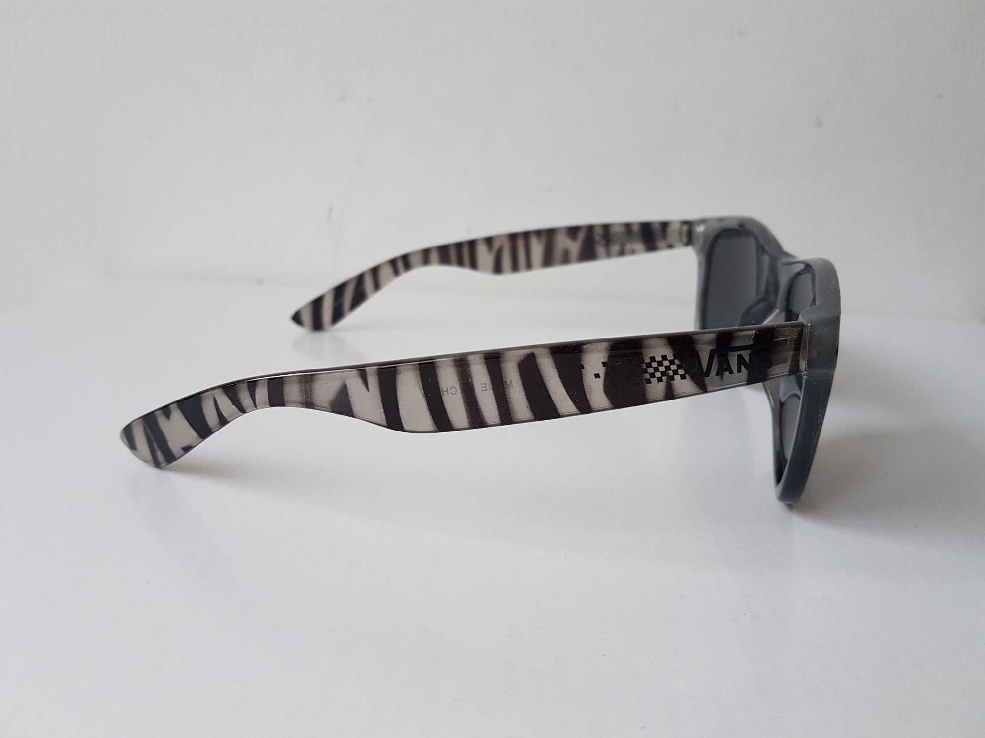 Okulary przeciwsłoneczne VANS nerdy zebra przyciemniane soczewki