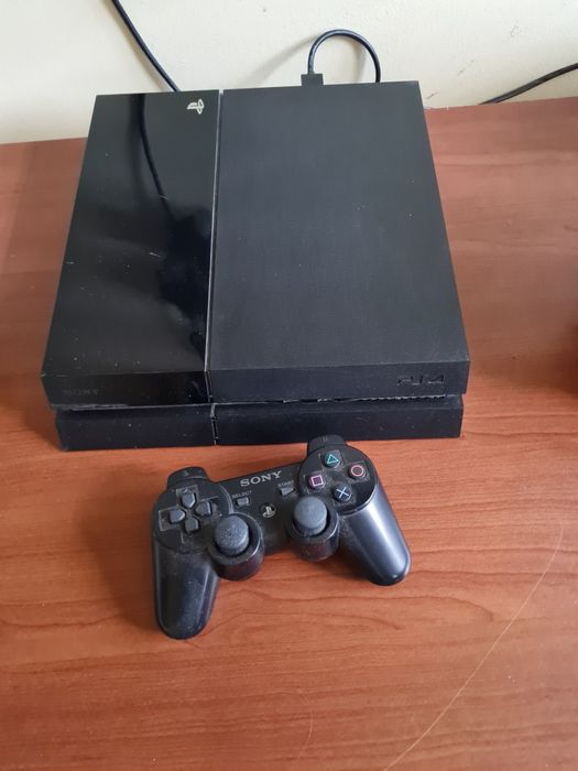 Sprzedam PlayStation 4