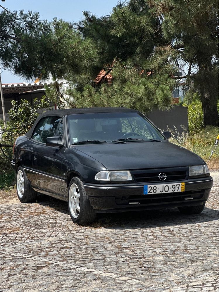 Opel Astra F Cabrio Bertone - Clássico com estilo