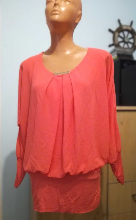 Elegancka włoska bluzka wizytowa, nowa z metką