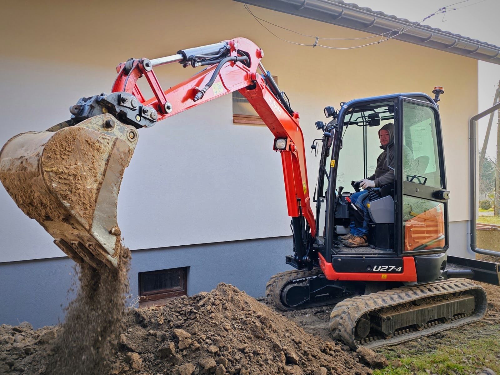 Usługi Koparko Ładowarka , Minikoparka 2.7 t.