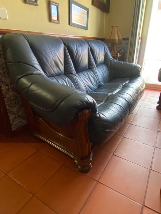 Conjunto de Sofás Azuis em Pele - Estilo Rústico e Confortável