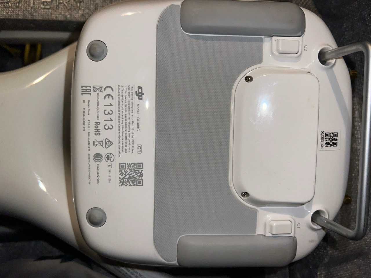 Професійний квадрокоптер DJI Phantom 4