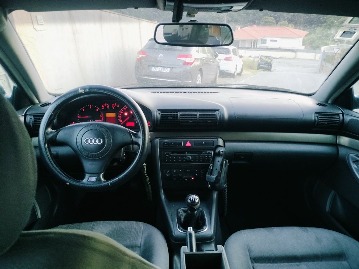 Audi A4 de 99  motor 1.9 TDI boa de mecânica
