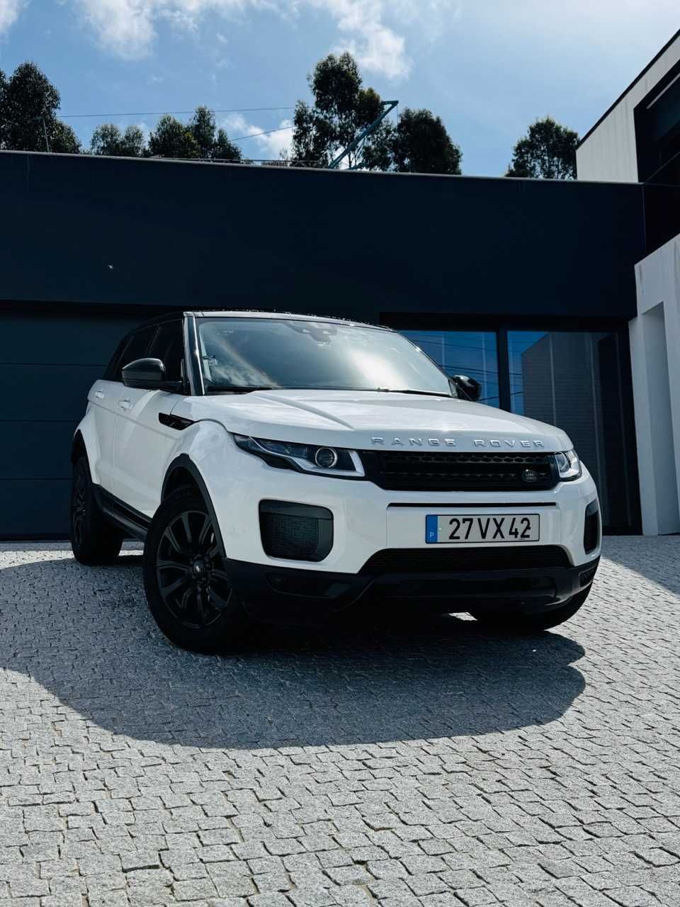 Range Rover Evoque 2.0 D150 R-DYNAMIC - Apenas 65mil km