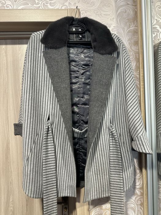 Пальто с норкой утепленное