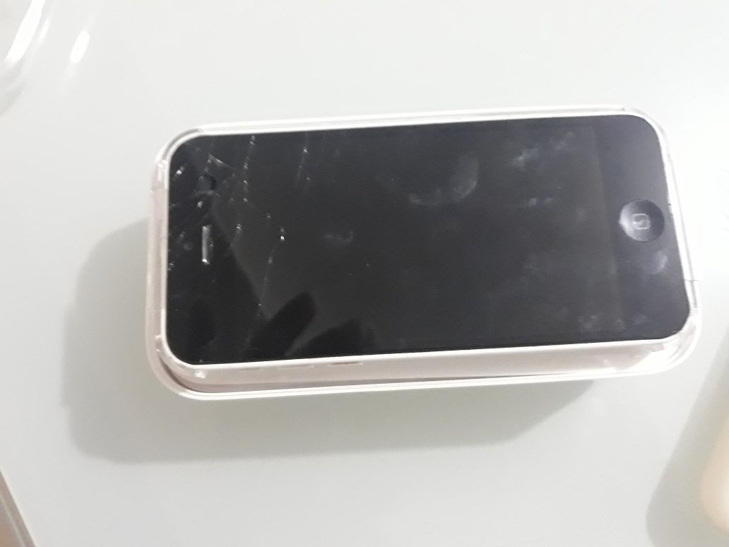 IPhone 5c avariado i9