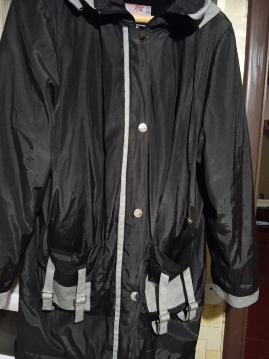 Продам женское пальто 52р