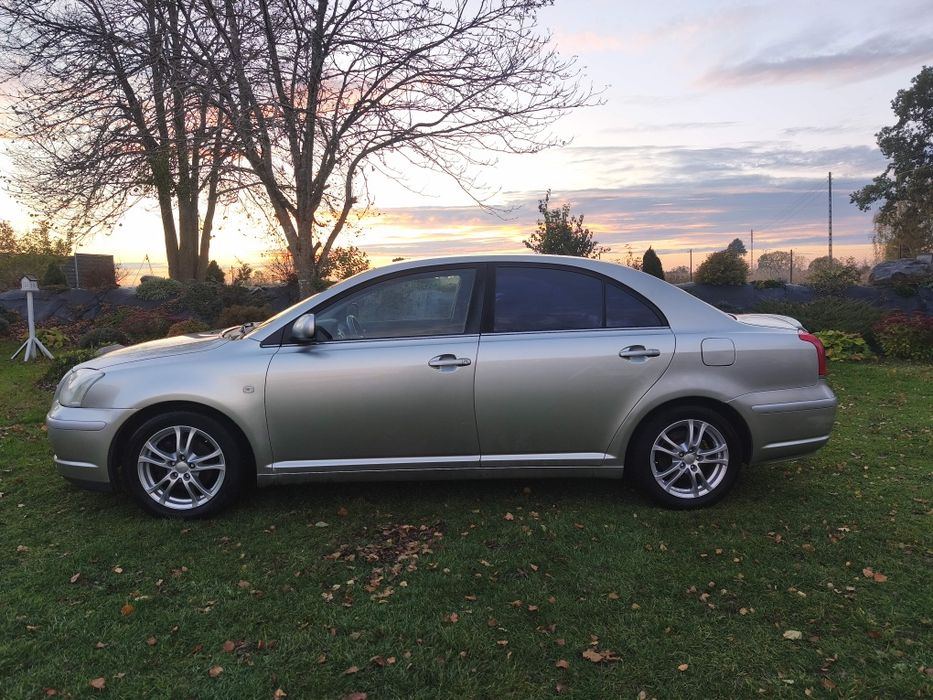 Toyota Avensis t25 1.8 benz.2005 rok