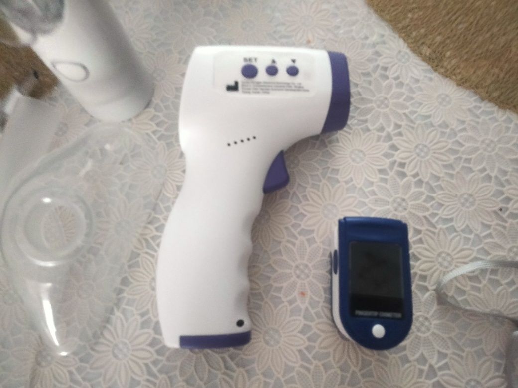 Zestaw medyczny ciśnieniomierz, termometr bezdotykowy nebulizator puls