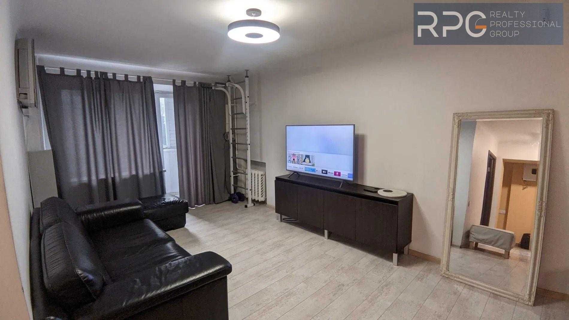 Продам 2к квартиру Печерськ Лобораторний пр. 4, метро Палац України