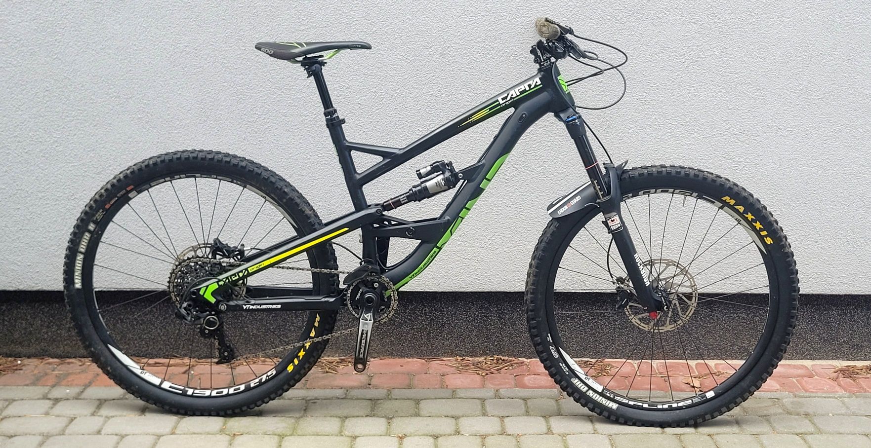 YT Capra 27.5 M full Enduro dh