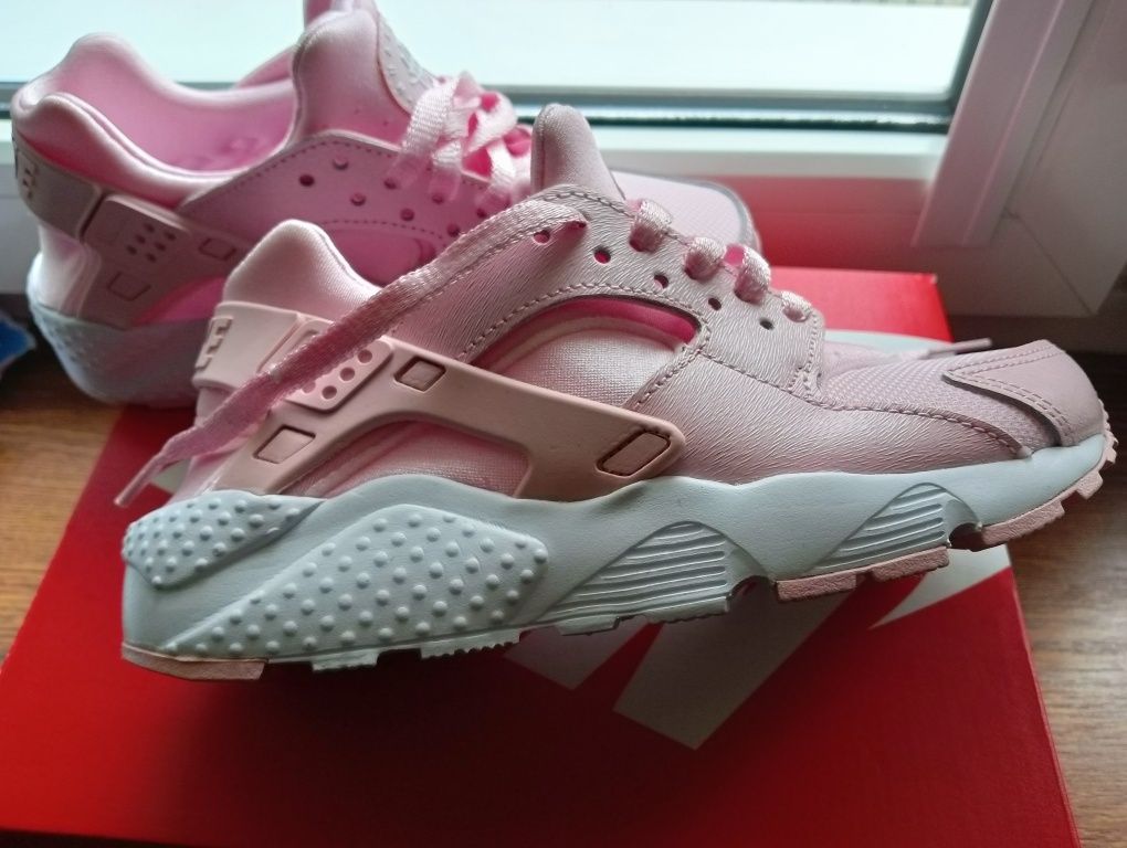 Buty Nike Huarache Run SE - różowe, rozmiar 36, nowe