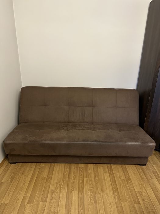 Brazowa sofa rozkladana