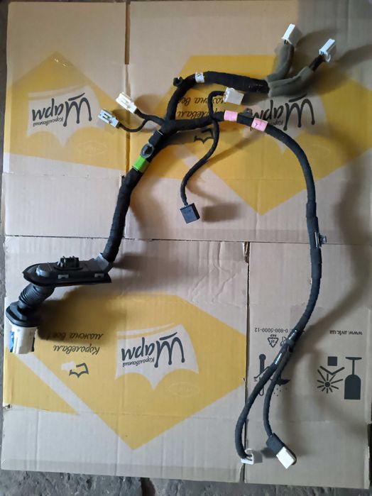 Mazda 3 BM 2013-2017 скло дверей петлі мотор замки динамік