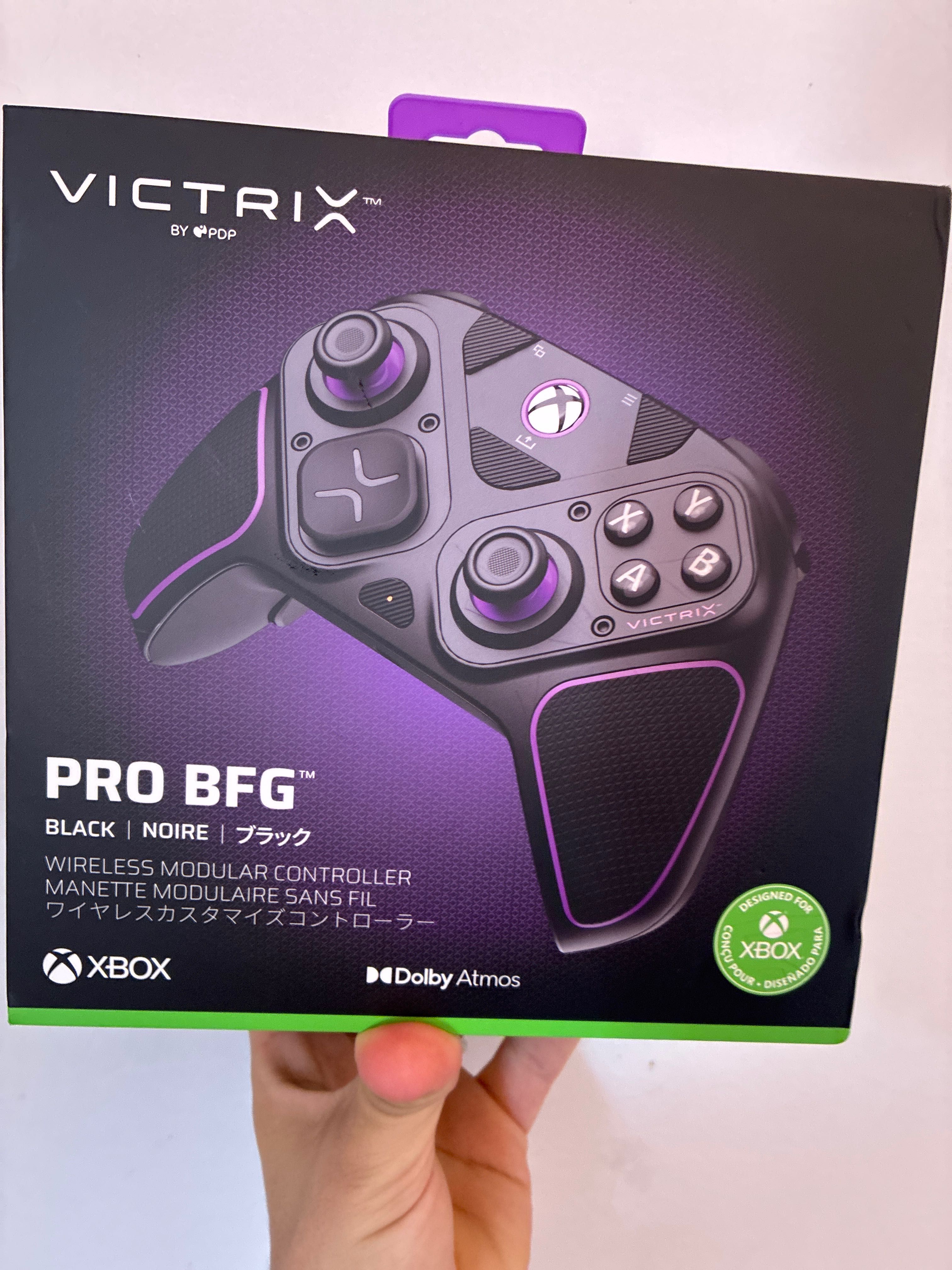 Vendo Xbox séries x e dois comandos pro com garantia