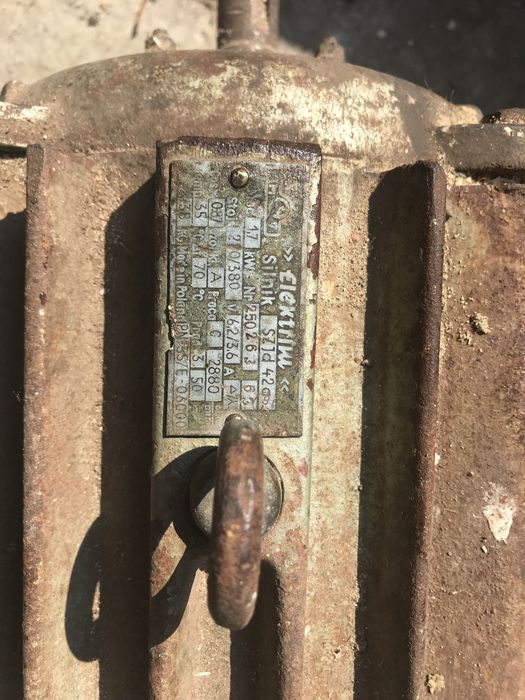 Продам електро мотор 1,7 кв