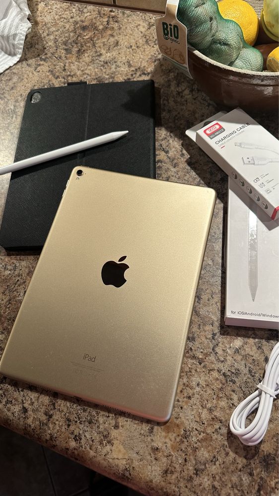 Tablet iPad Apple PRO - złoty - TOUCH ID - PROCREATE - super stan !