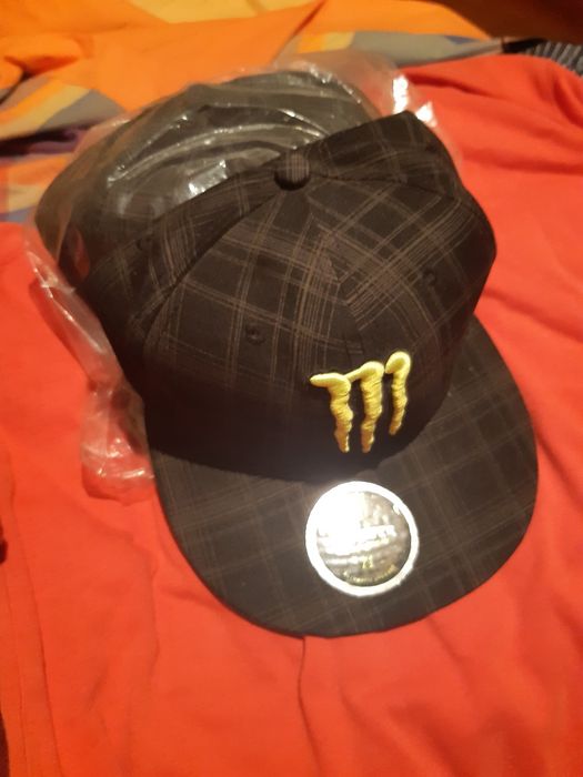 Chapéu one industries monster energy