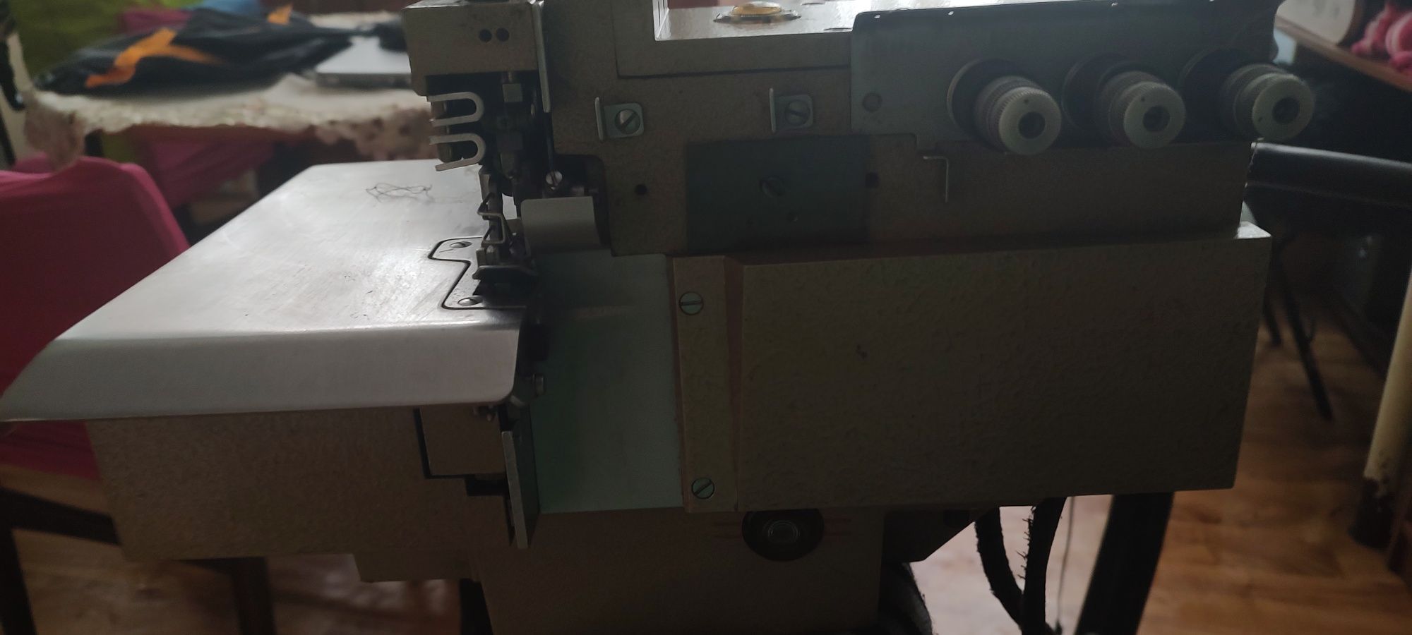 Overlock  Altin.