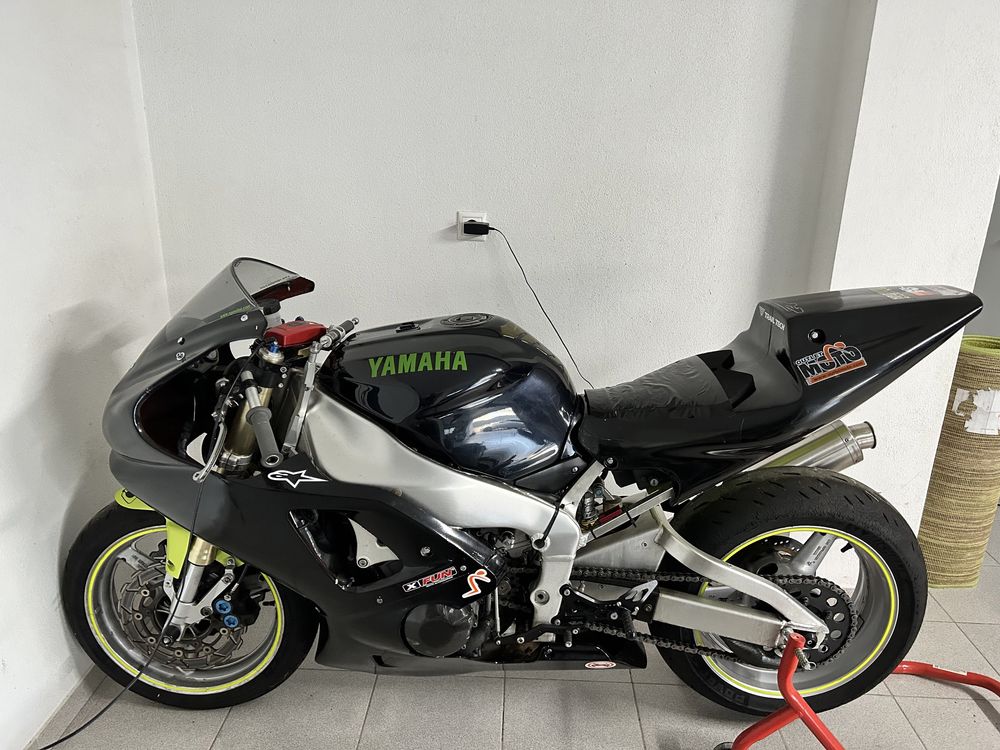 R1 preparada para trackday