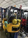 Empilhador komatsu 1500 kgrs gas com motor novo