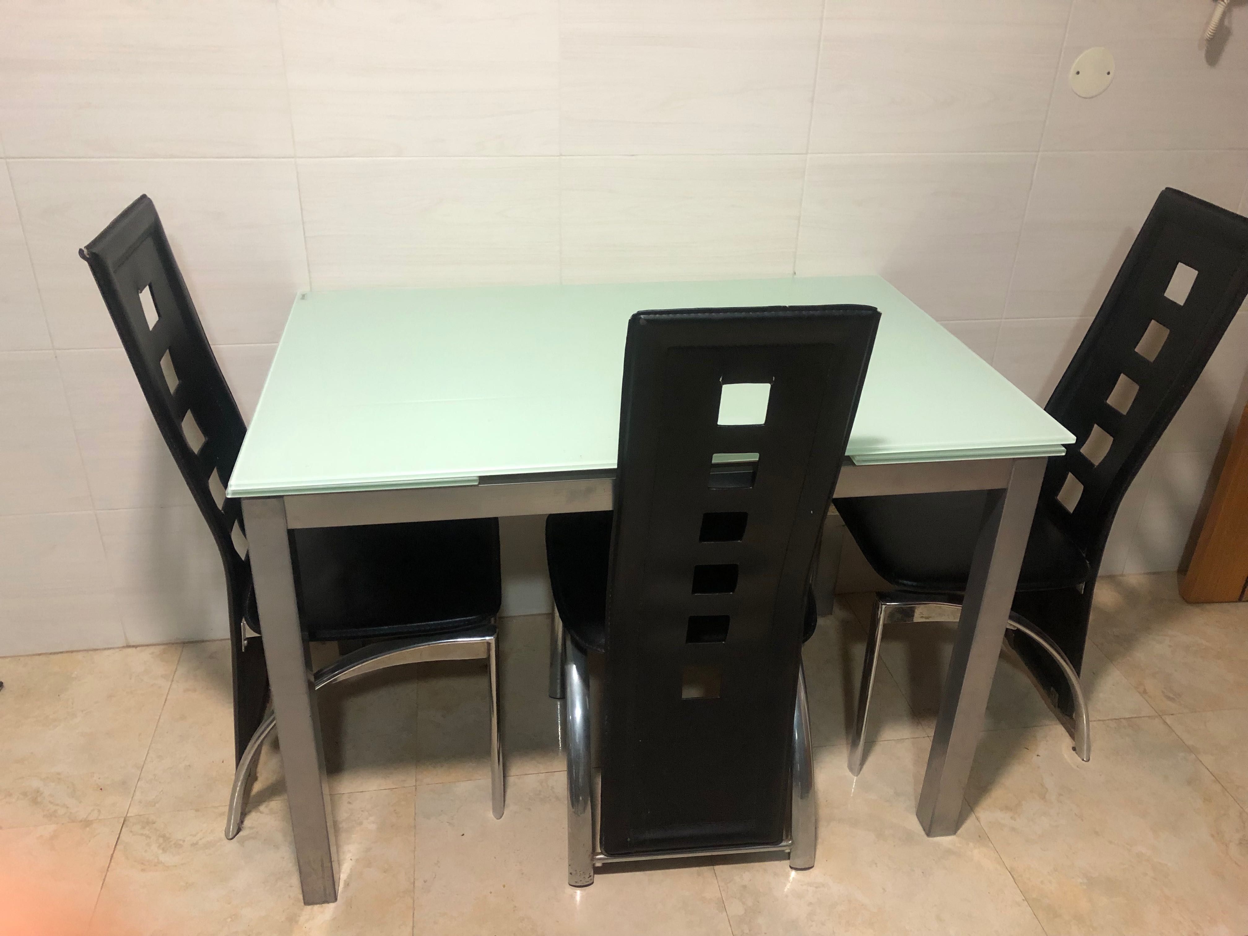 Mesa de cozinha extensível