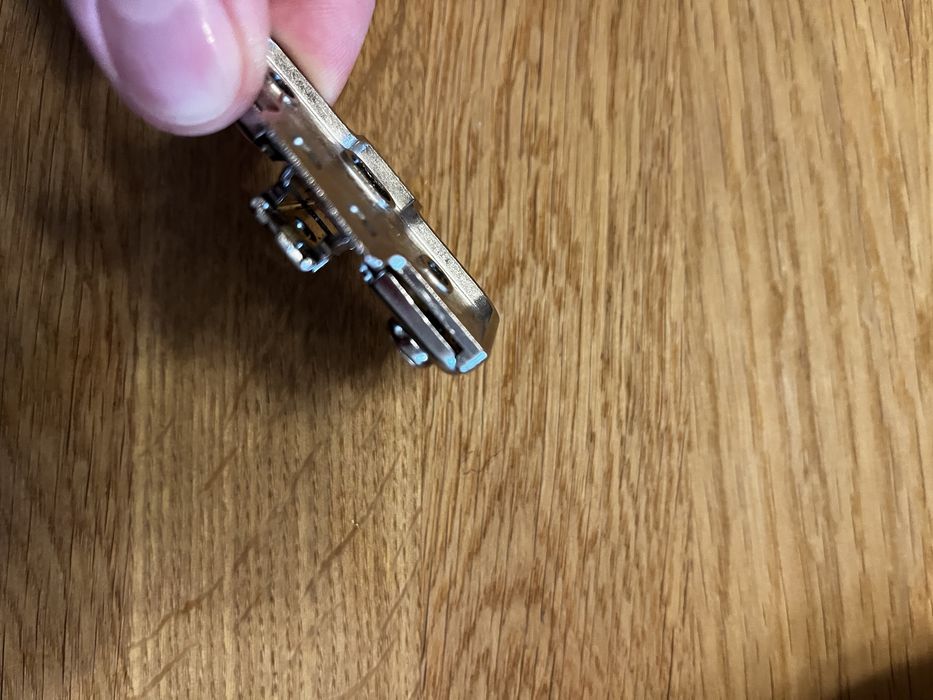 Blum prowadnik krzyżakowy okucie meblowe płytka clip 0 mm i 3 mm