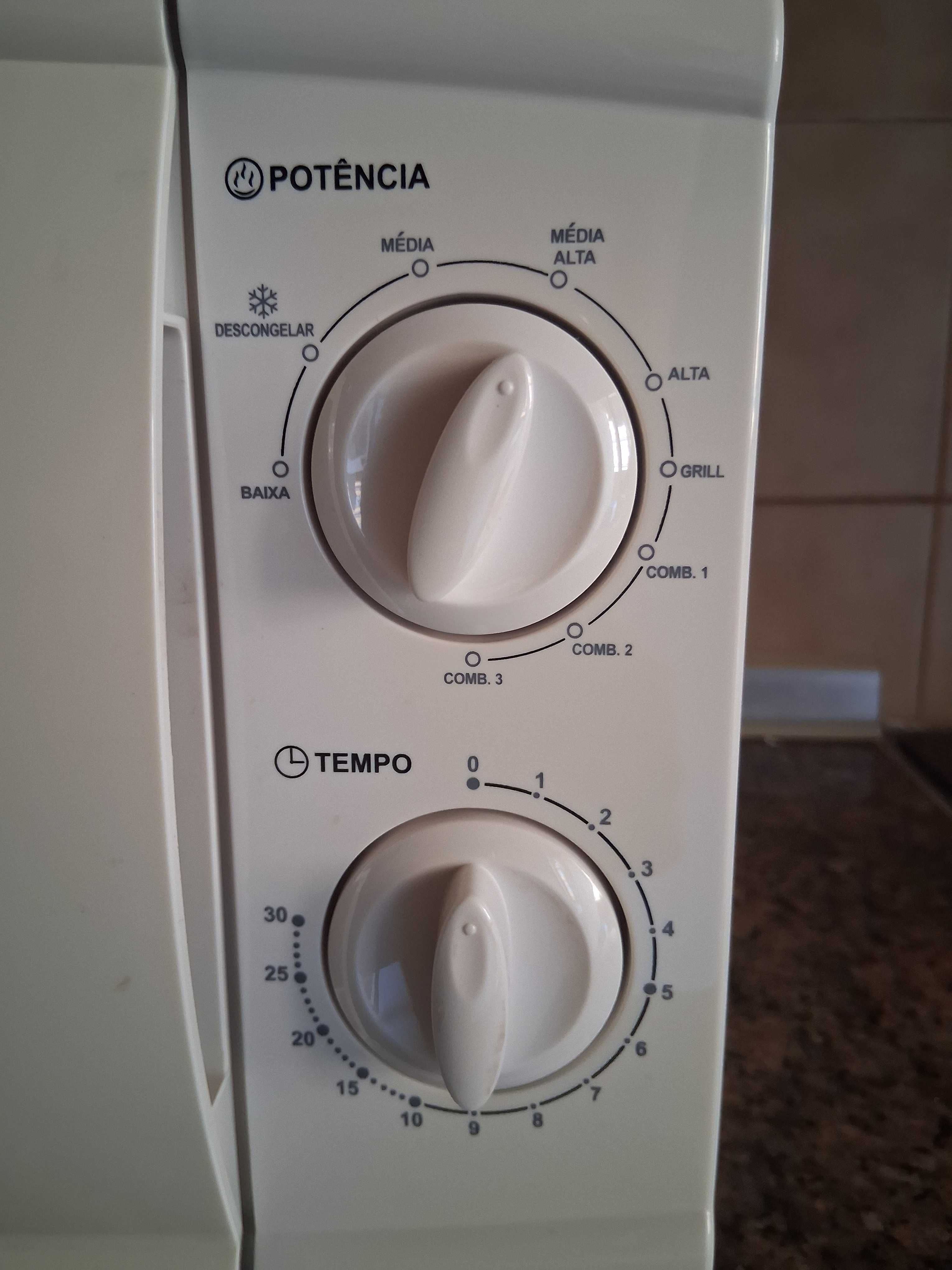 Micro-ondas Hoffen Everyday com grill 20L - Como novo