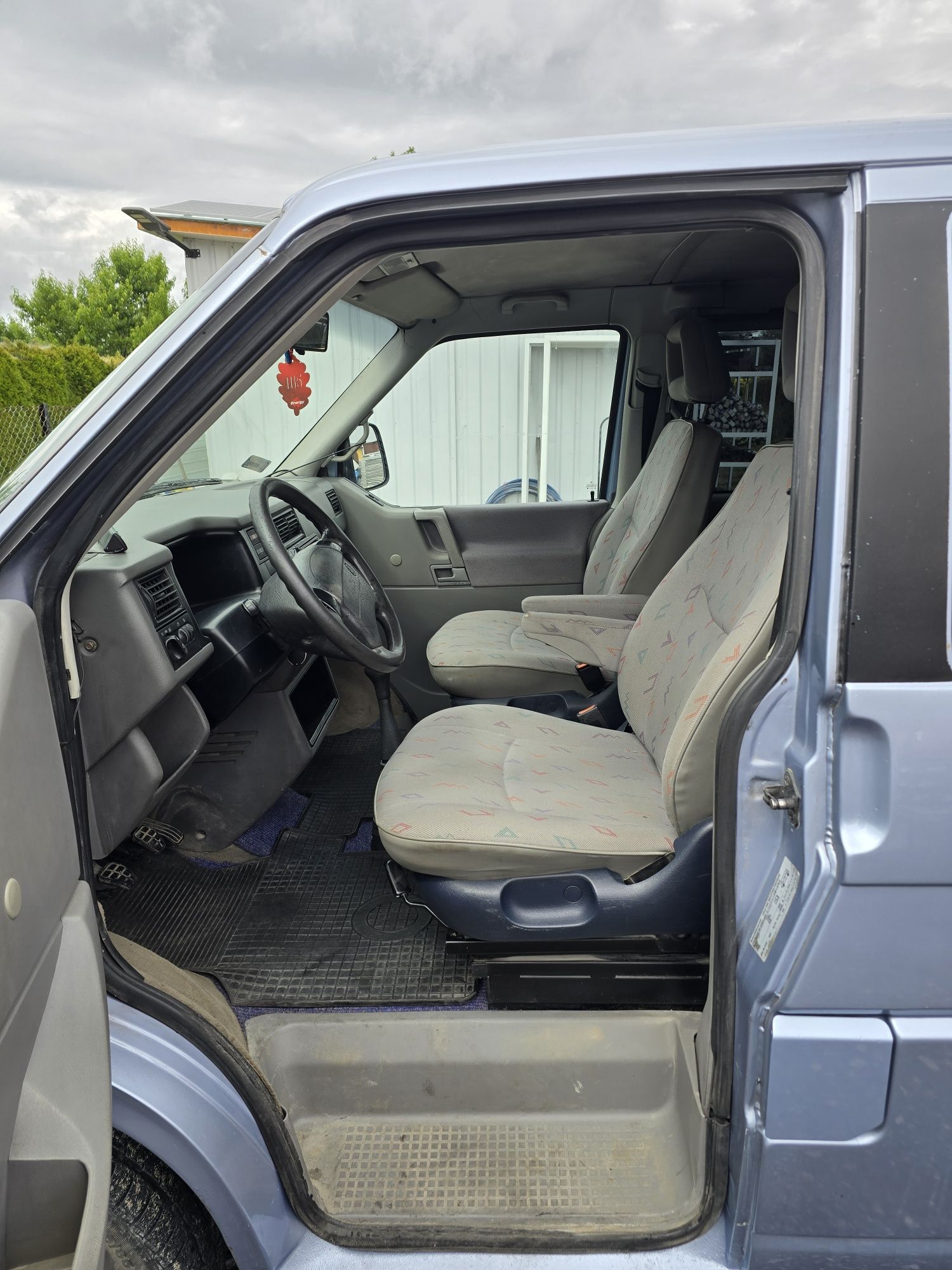 VW T4 Caravelle 2,5 102km