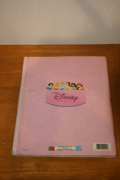 Caderneta "Princesas" Disney - Faltam 5 Cromos COmpletar