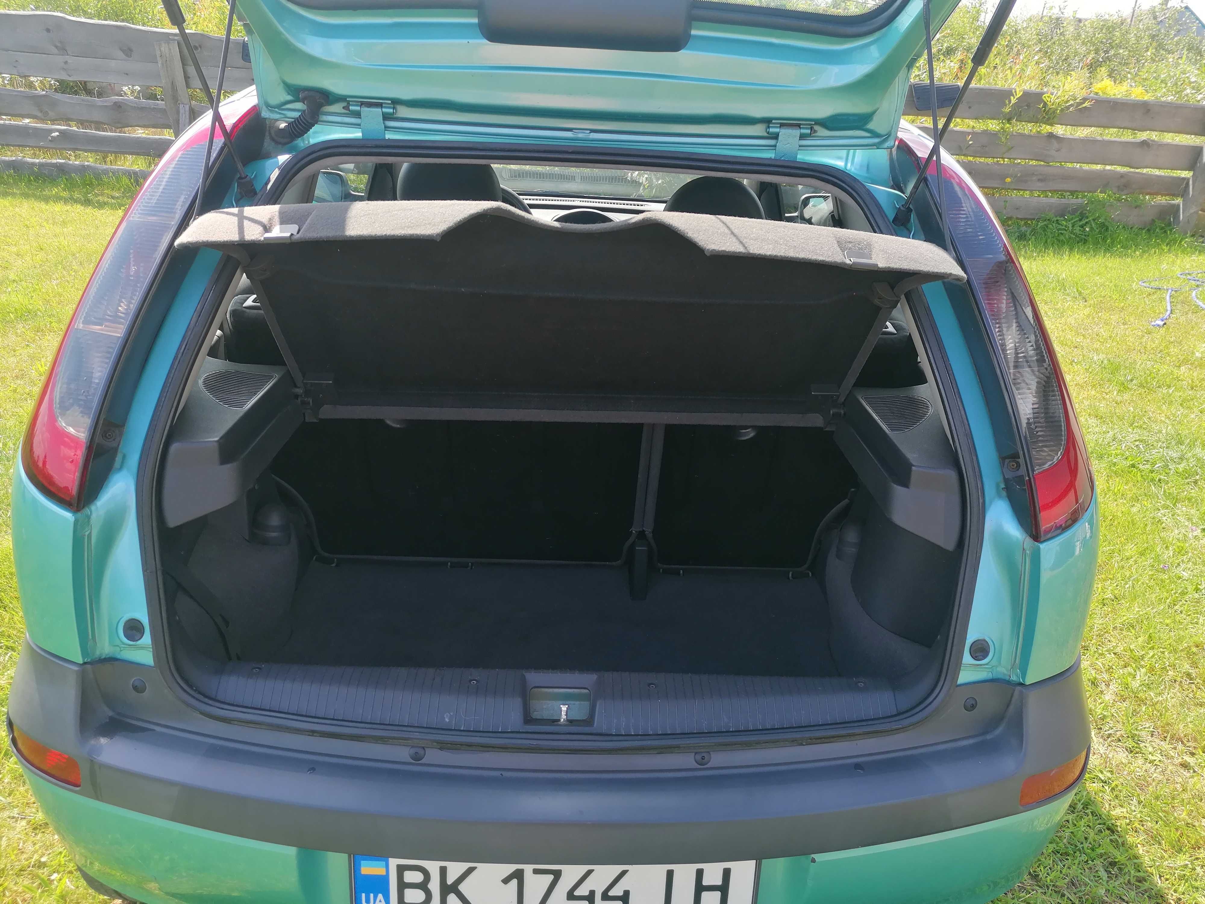 OPEL CORSA 2002рік
