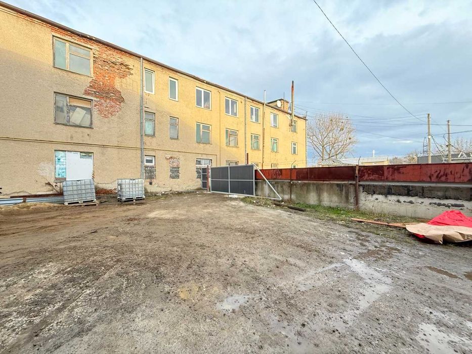 Продам виробничо-складське приміщення в м. Калуш 2000м2