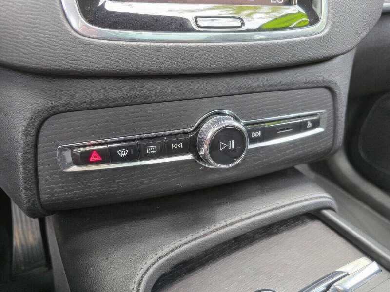 2020 Volvo XC90 T5 Momentum