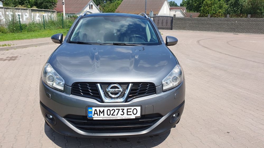 Nissan Qashqai легковий автомобіль