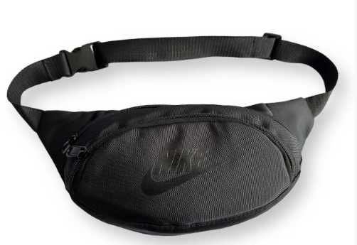 Мужская поясная сумка Nike, Бананка, черная. Черный логотип