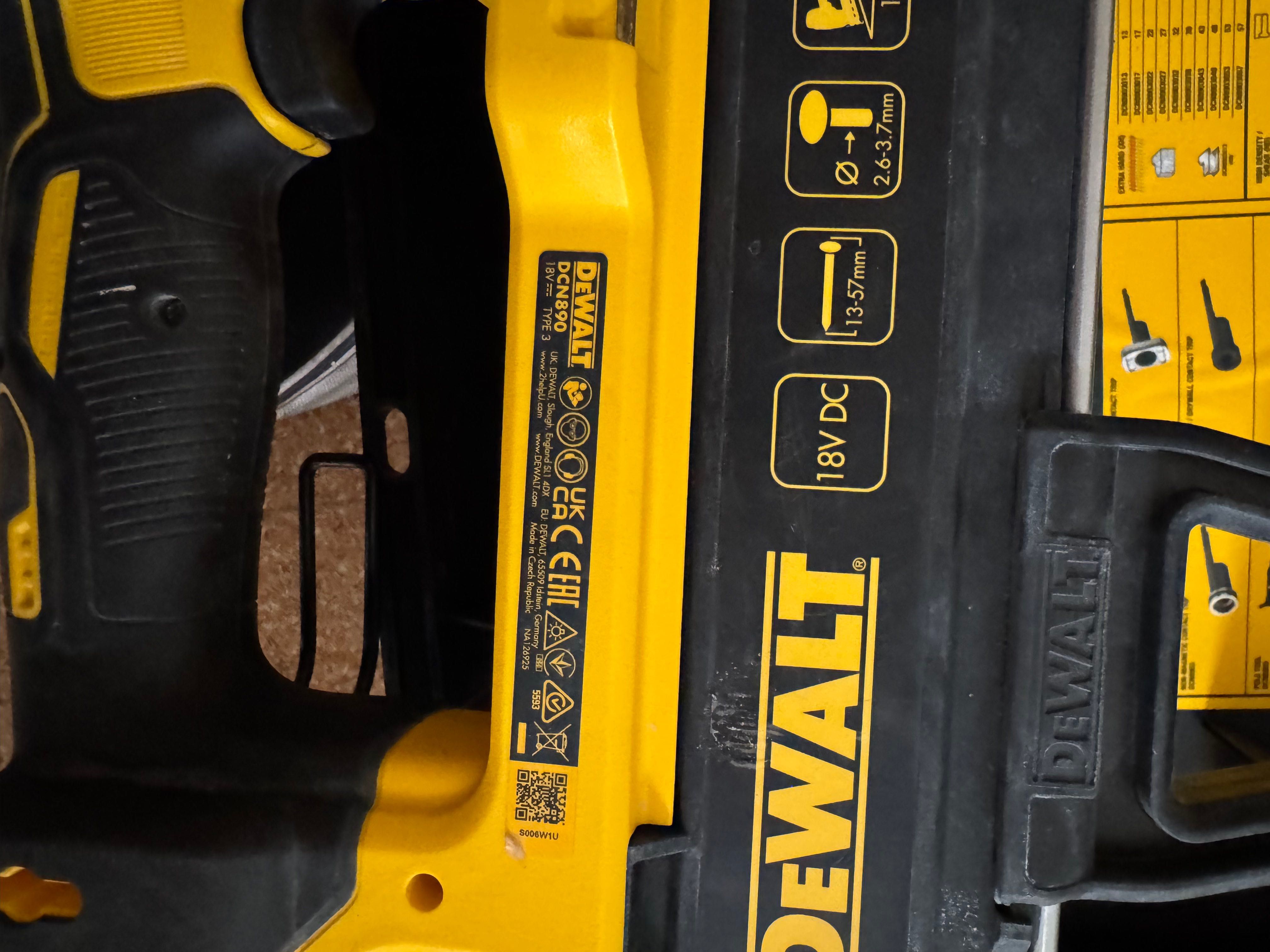 Gwoździarka do betonu DeWalt