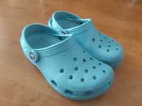 Crocks tamanho 33-34